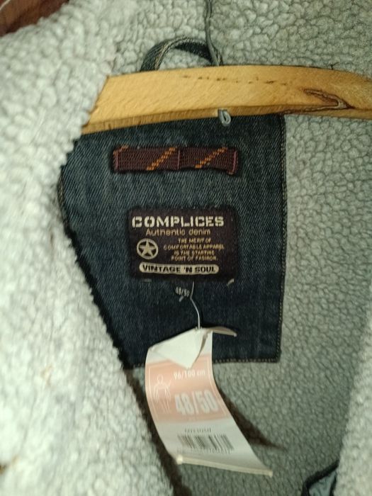 Vând geaca blugi îmblănită