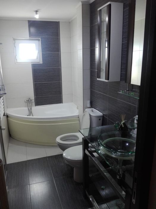 Inchiriez în regim hotelier apartament 2 camere  in centru