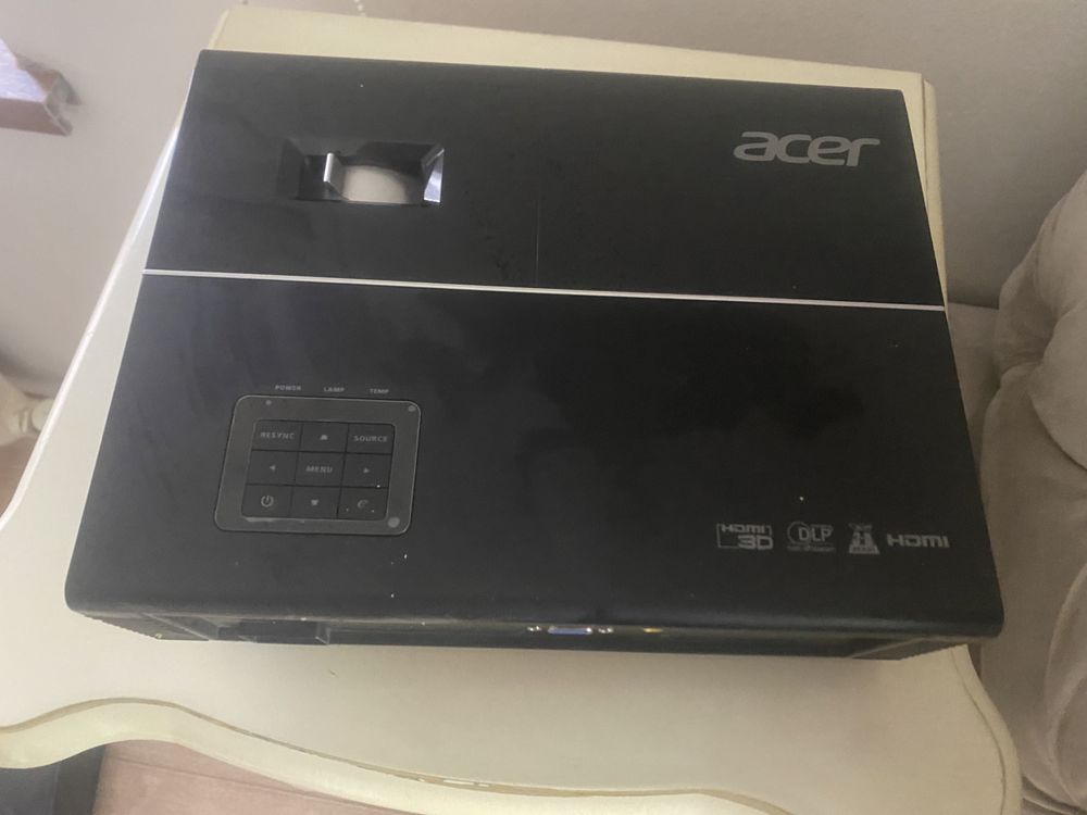 Проектор Acer Срочно почти новая
