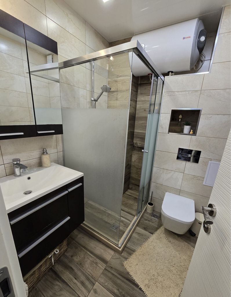 Дава се под наем Тристаен апартамент в Варна, Виница - 125 кв.м за 765 € - Снимка #13