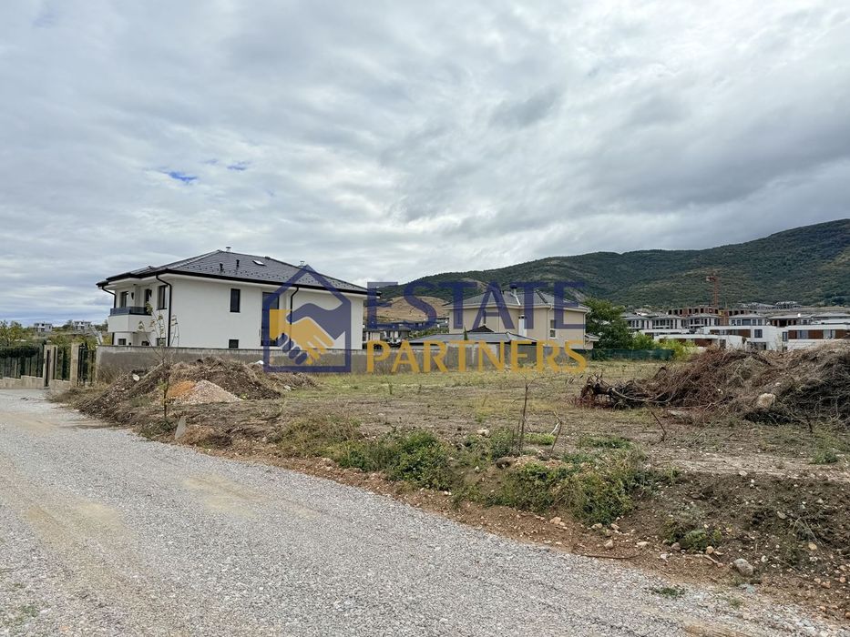 Парцел в Пловдив, област-с.Марково площ 3640 цена 500000