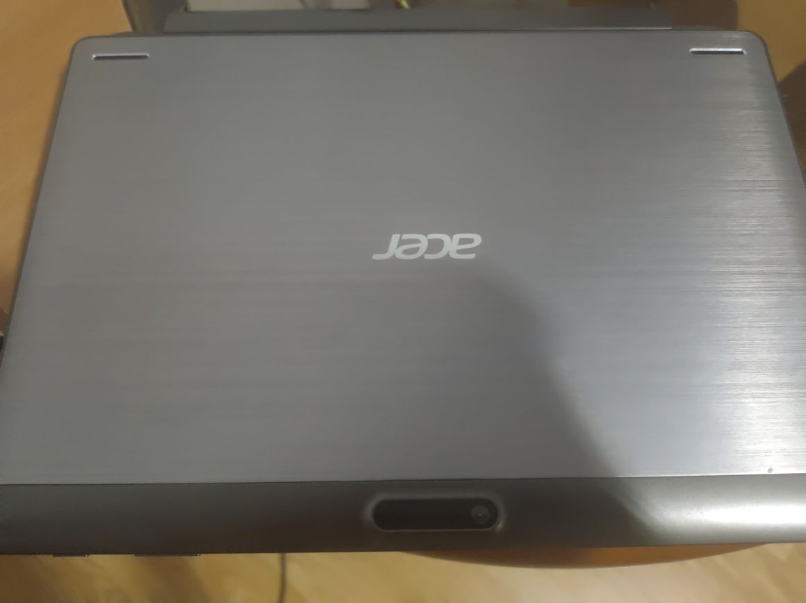 Laptop tableta Acer Sw1-011