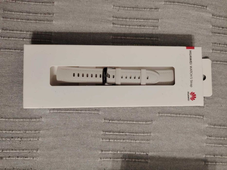 Смарт часовник Huawei Watch 5