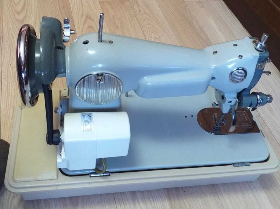 Masina de cusut  model D 68 machine