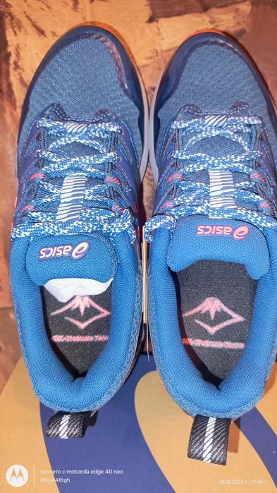 Маратонки  Asics