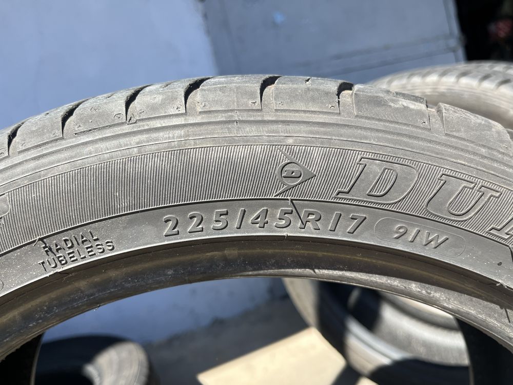 2 бр. летни гуми 225/45/17 Dunlop 6 mm DOT 2717