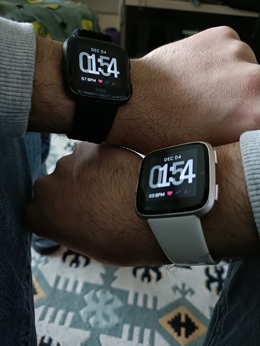 2x Fitbit Versa 1 (FitbitPay/Simplu)