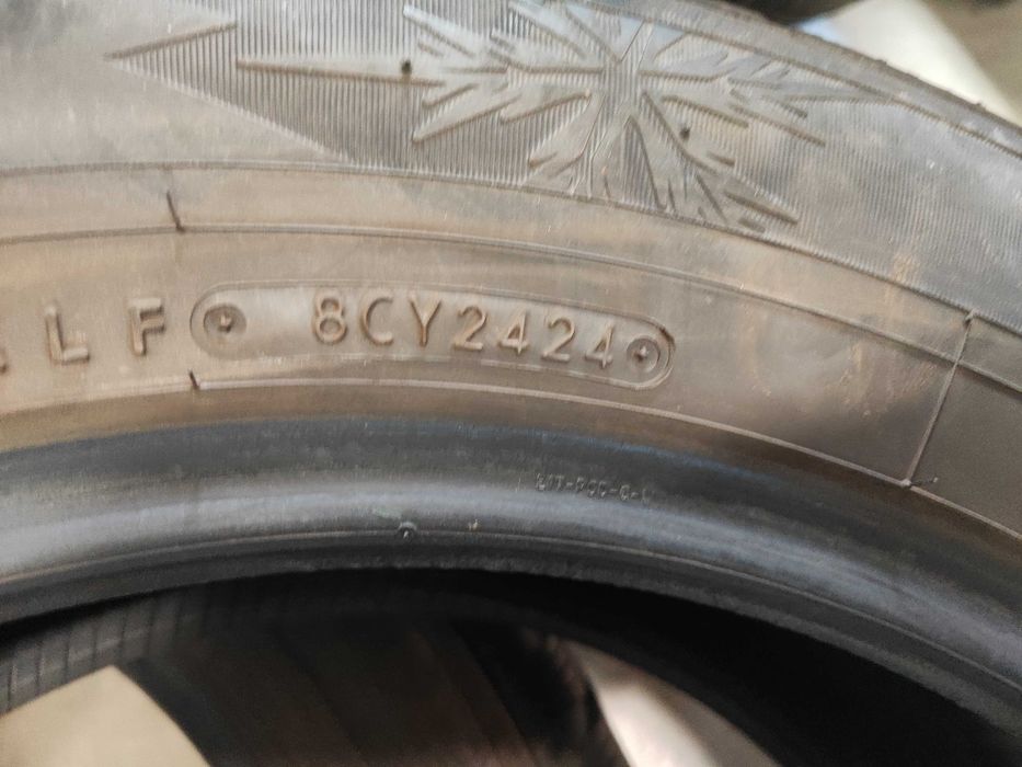 4бр.зимни гуми 215/65/17 Toyo