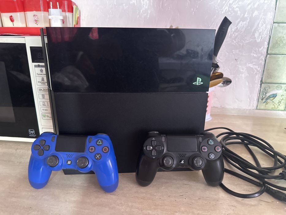 Срочно продаю пс4
