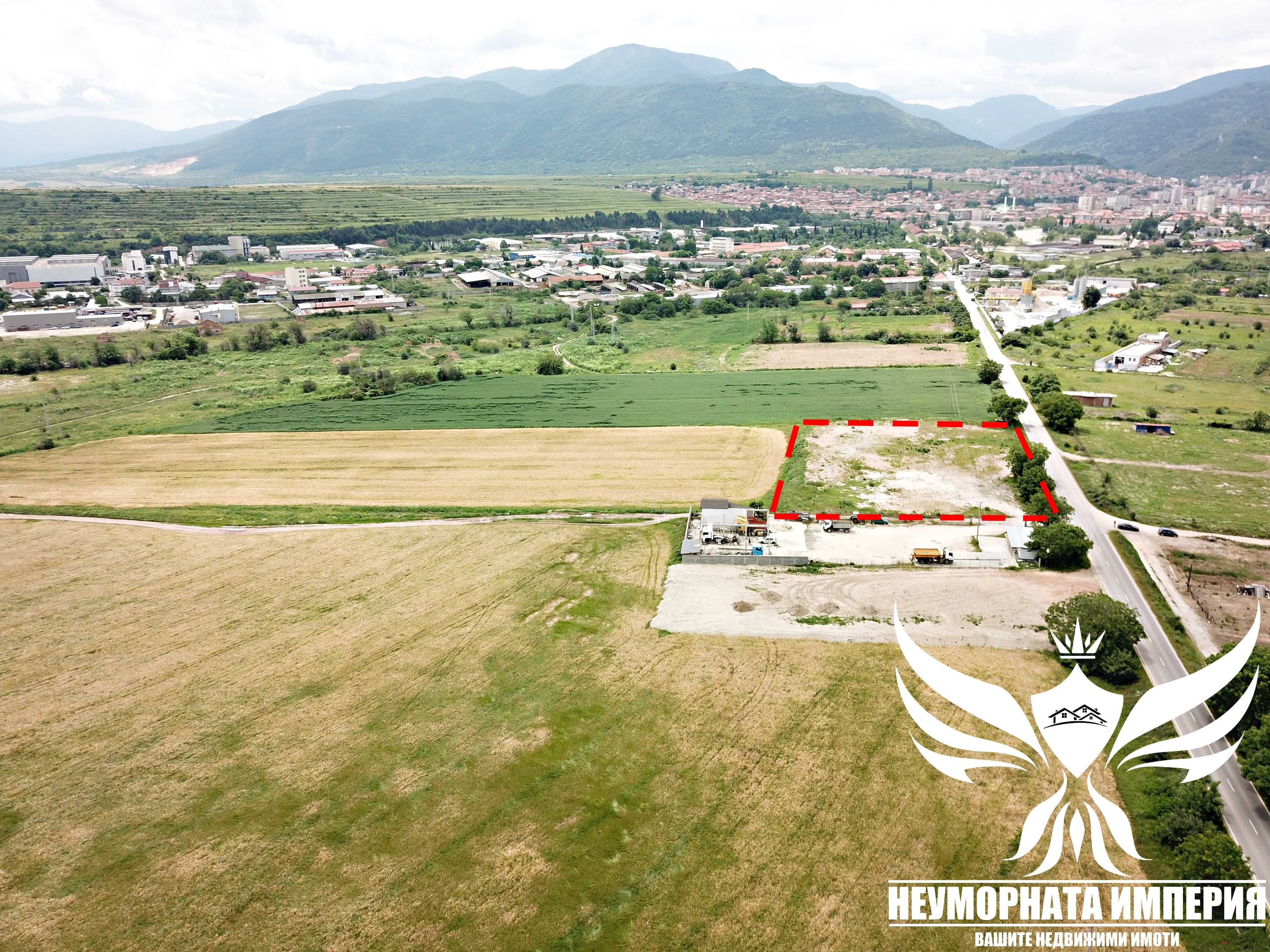 Под наем земя, парцел, паркинг 6240кв.м. в Асеновград, първа линия
