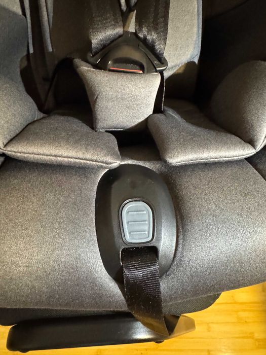 Axkid Стол за кола Spinkid (0-18 кг.)