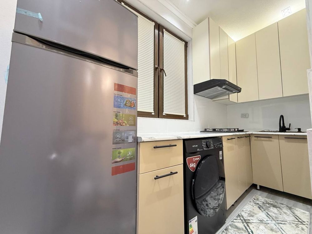 Чилонзор-19 Квартал 2-3/3/4. 52м2 Срочно Продам квартиру