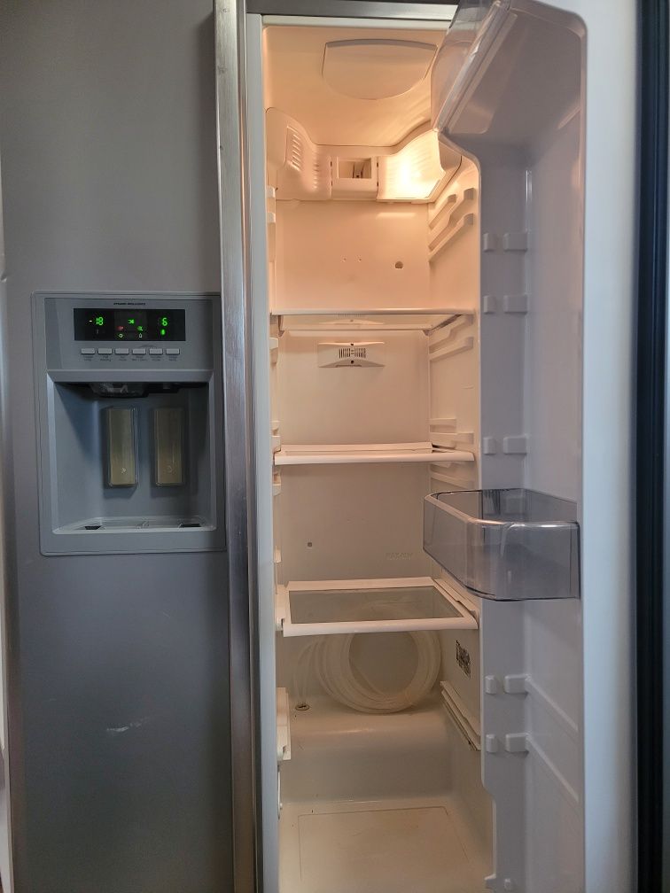 Хладилник Side by side