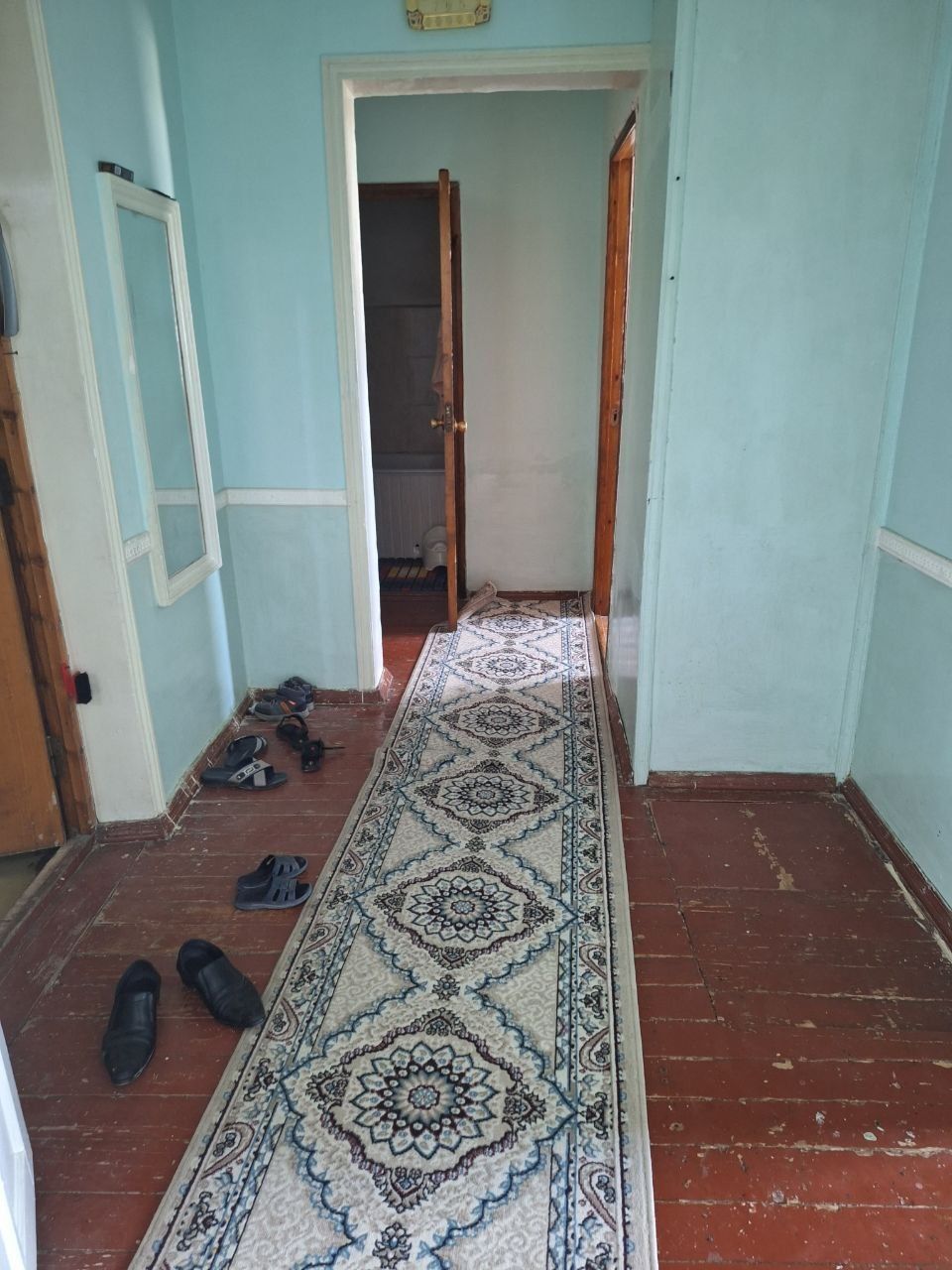 Бектемир центр,Водник м-в(Сувсоз),2/7/9,зал5х5м.,все раздел.S=60кв.м.