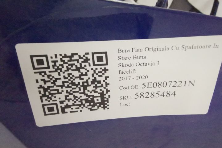 Предна броня Оригинална със измиватели в добро състояние Шкода / Skoda