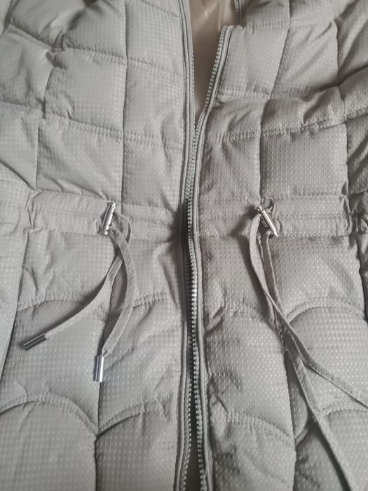 Продам женскую куртку