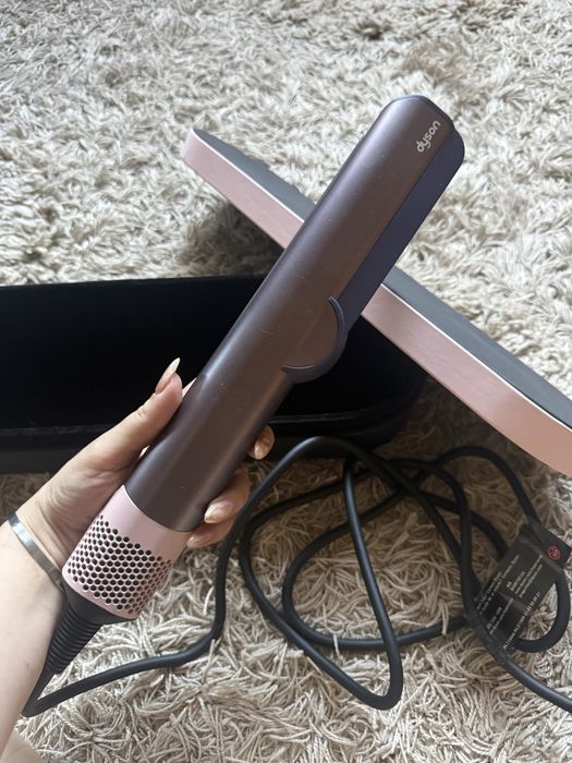 Dyson Airwrap plum edition