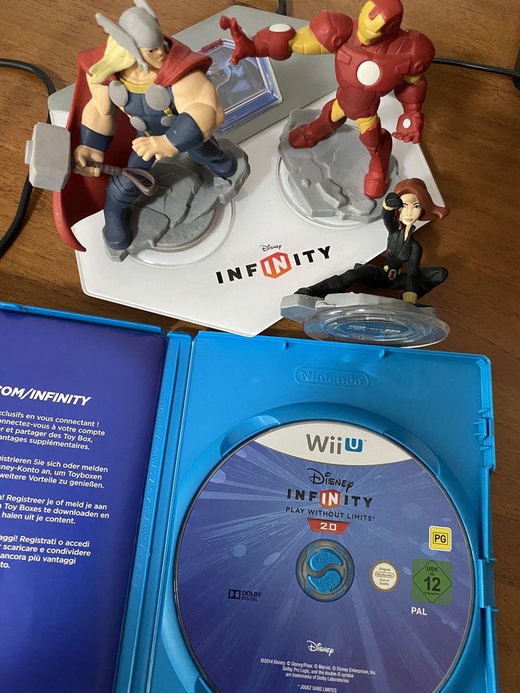 Joc Wii U Infinity 2.0, cu game pad si figurine, ca nou, full box