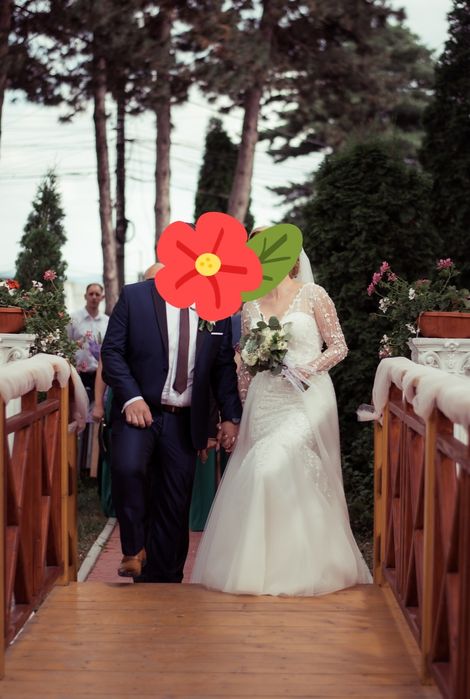 Rochie de mireasa tip sirena cu trena detasabila