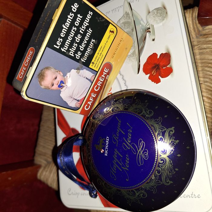 Set 6 cutii metalice cu capac!