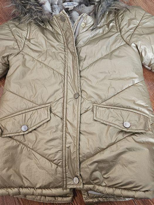 Куртка на девочку в очень хорошем состоянии, Турция. На 6 лет, 200 тыс