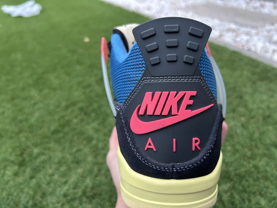 Jordan 4 UNLA off noir