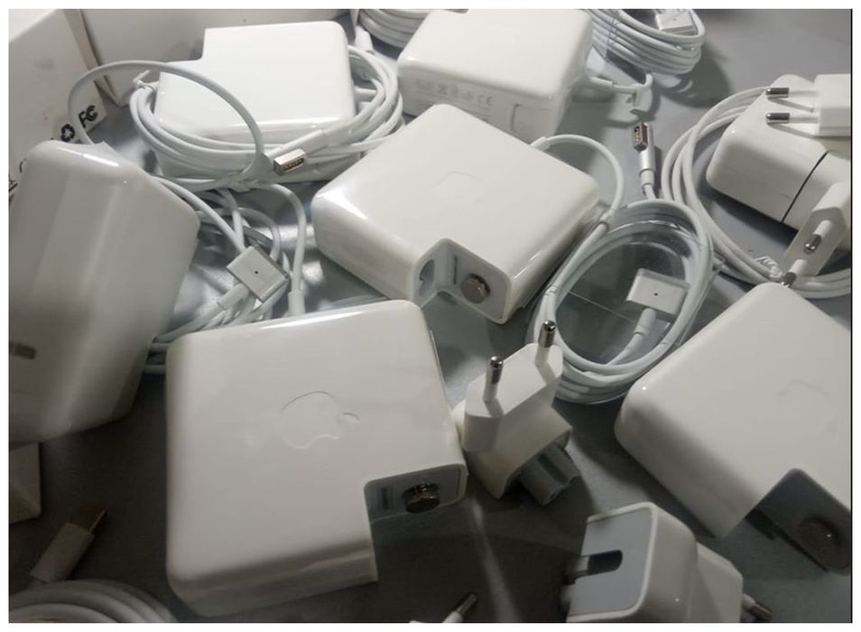 на MacBook 60W - зарядка, блок питания .