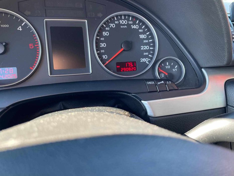 Vând sau schimb audi A4 B7 S-line 2.0 BPW 140CP
