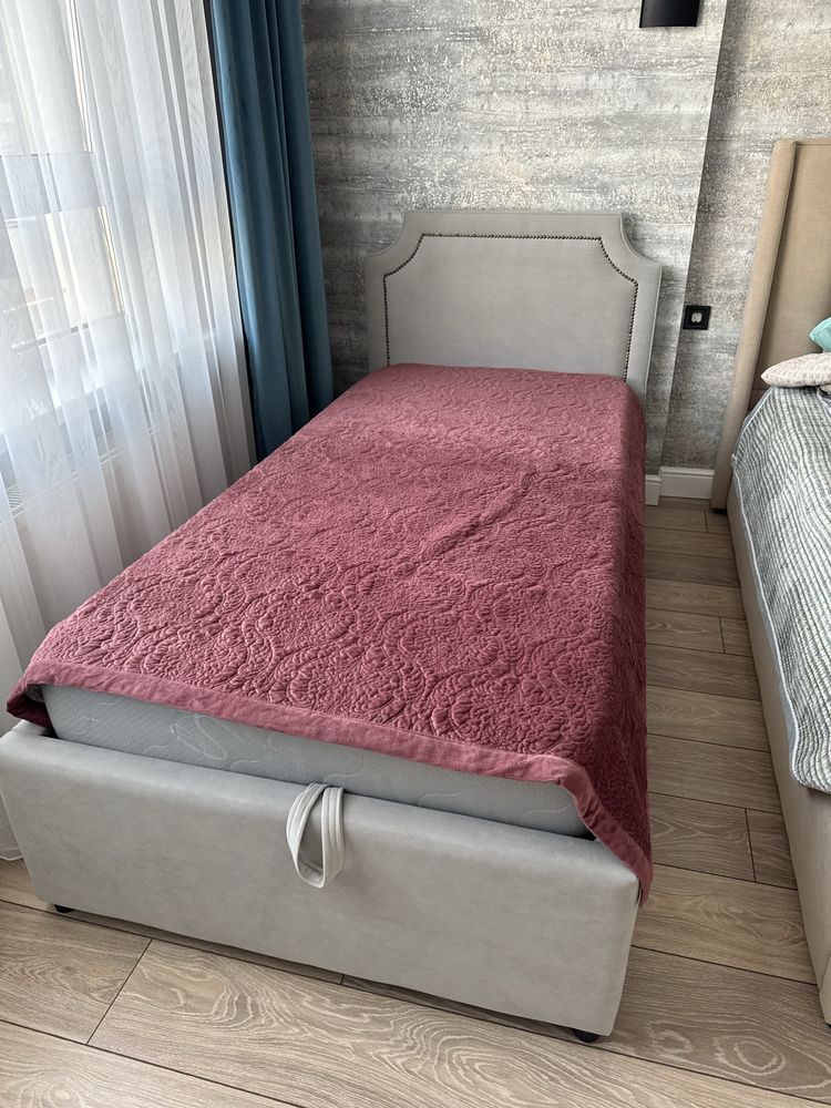 Продаю стильную подростковую кровать 90×200 с матрасом