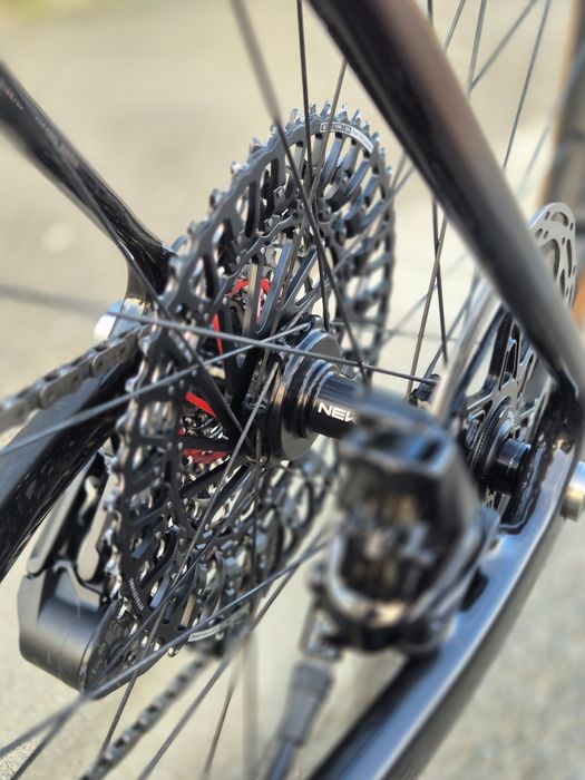 Bicicleta electrica cube nuroad carbon 2024