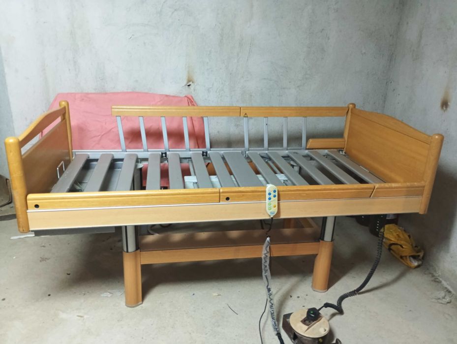 Болнично легло електрическо