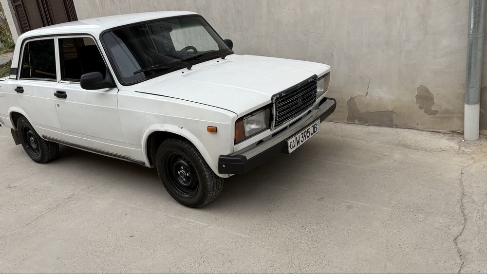 Srochno Vaz 2107 sotiladi. 2000yil 99134probeg gaz balonlik, 75talik.