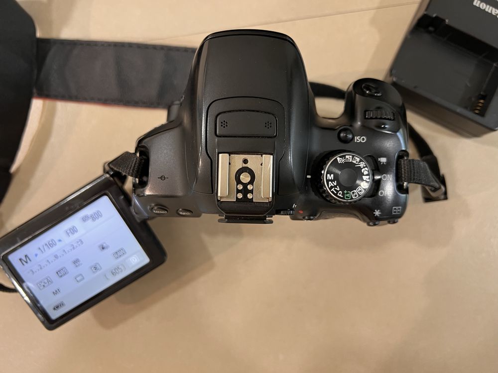 Зеркальный фотоаппарат Canon EOS 650D