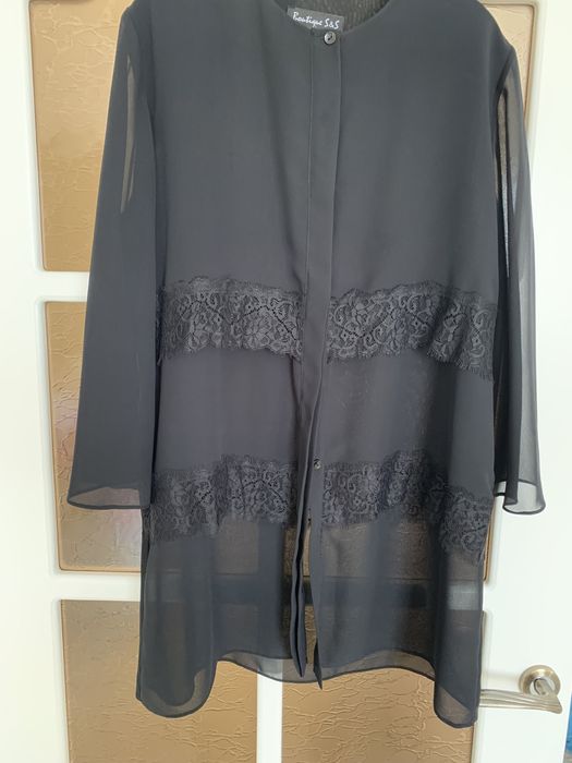 Продам блузку размер 48 очень красивая в отличном состоянии олевалось