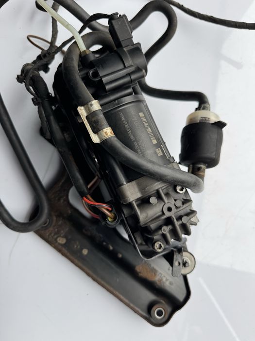 Compresor perne Mercedes cod: 2123200404 GARANTIE