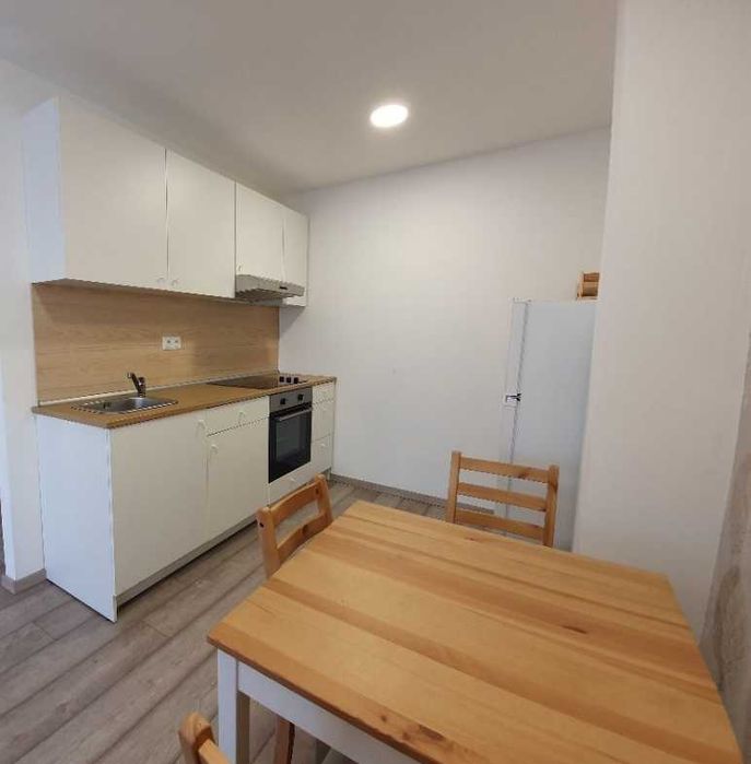 Дава се под наем Тристаен апартамент в Пловдив, Мараша - 90 кв.м за 392.7 € - Снимка #1