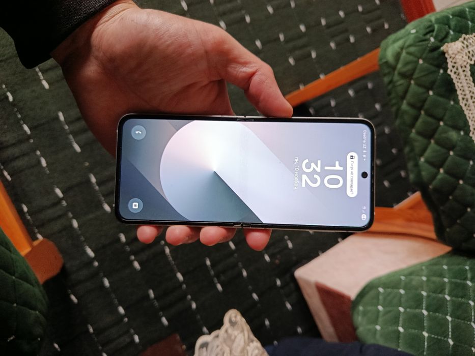 Galaxy flip 6 xaloti ideal