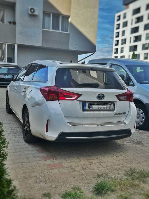 toyota auris 2015 1.8 2015