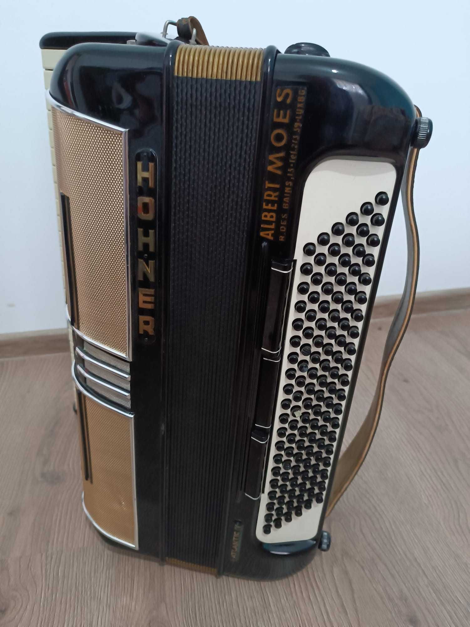 Acordeon Hohner.