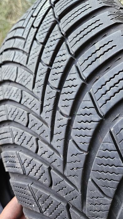 2бр гуми 215 65 16 дот 22 семперит