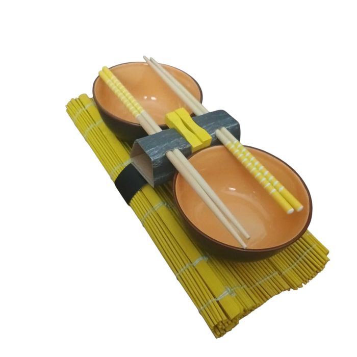 Seturi de masa asiatice pentru garnituri, Korea, Japonia.  Galben