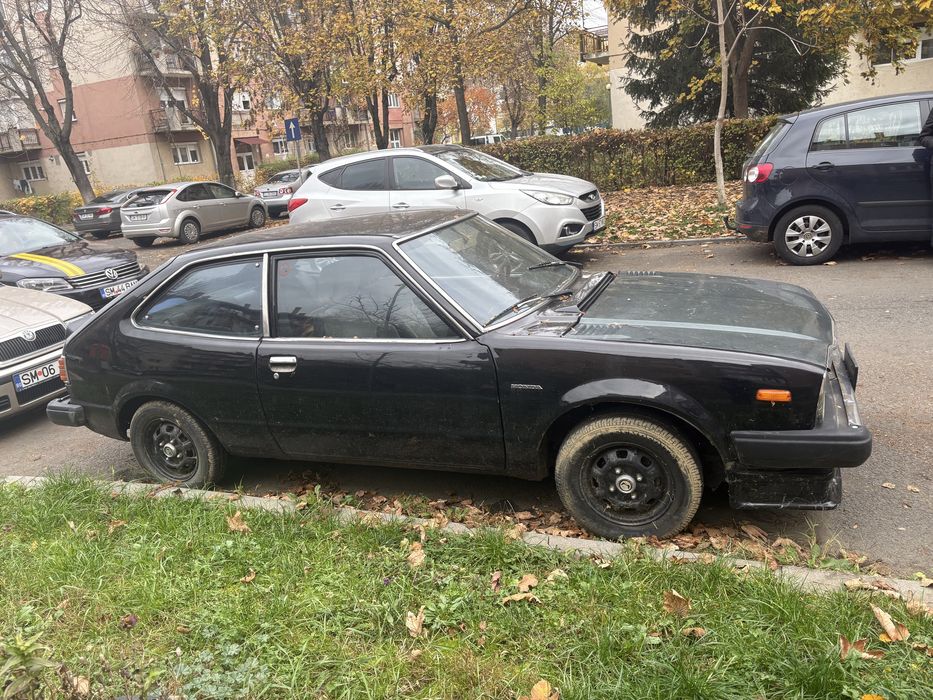 Vând sau schimb Honda Accord 1983 (una principală + una piese)