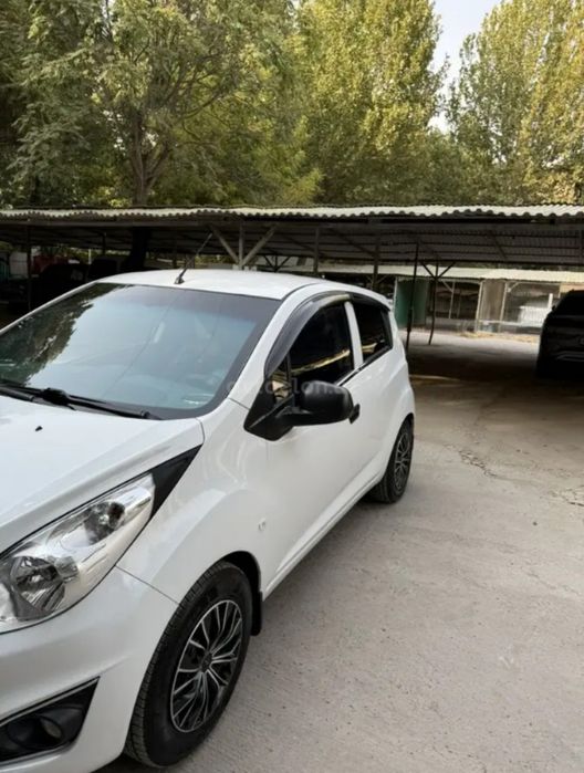 1-yevro aftamat karobka qo‘yilgan moshina yaxshi