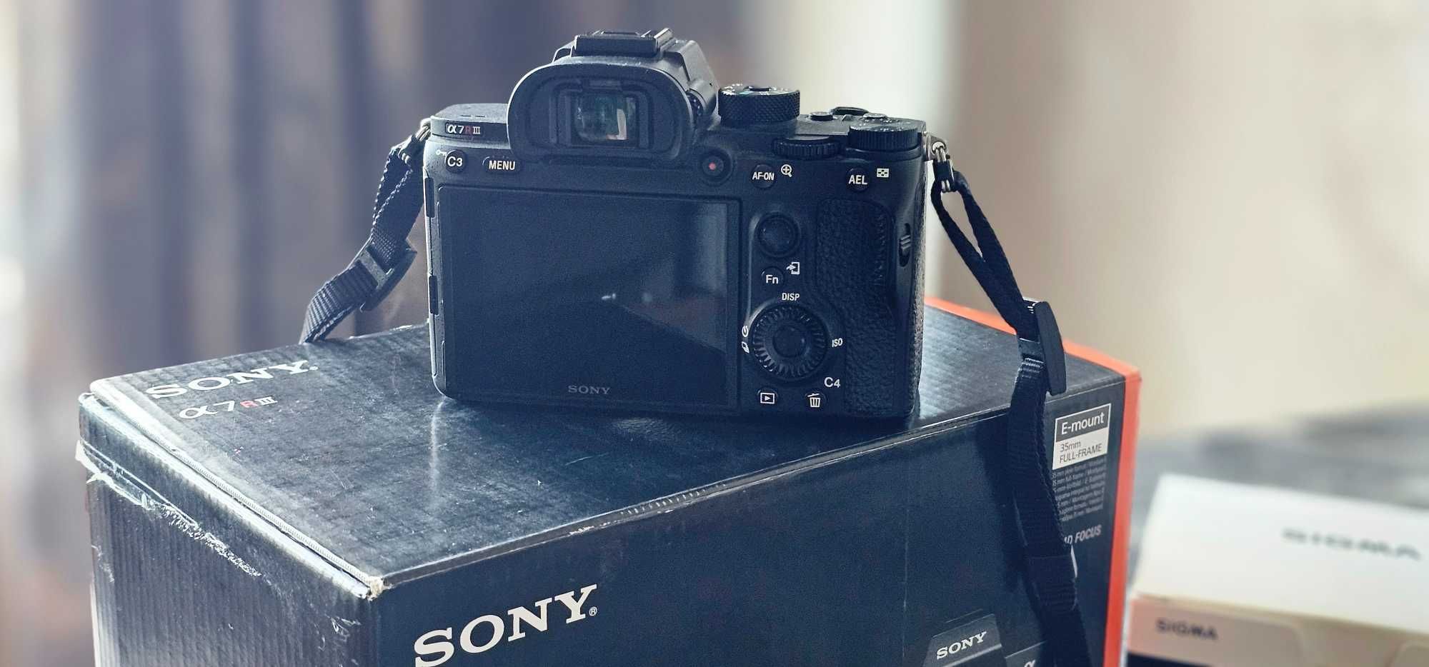 фотоапарат Sony A7R III & Адаптер Sigma - MC-11, Canon EF-E към Sony E
