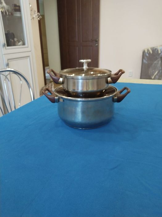 Набор из 2 кастрюль. Б/у 3л и 1 л
3л и 1л.