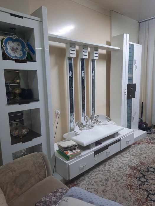 Офисная мебель и для гостинной