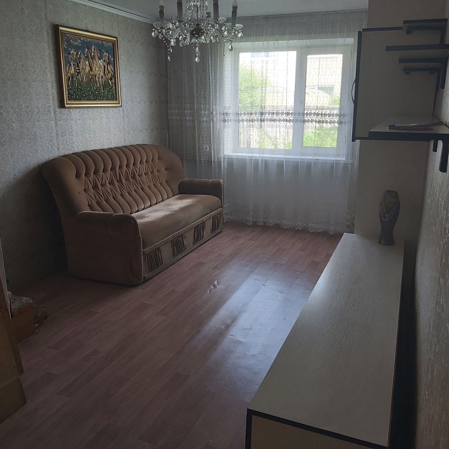 Продается 3-х комн кв. с.Зеренда  микр 10 кв4 уютный  теплый