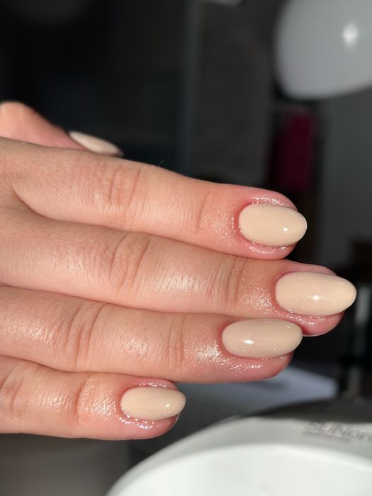 MANICHIURA oja semipermanenta si constructie gel