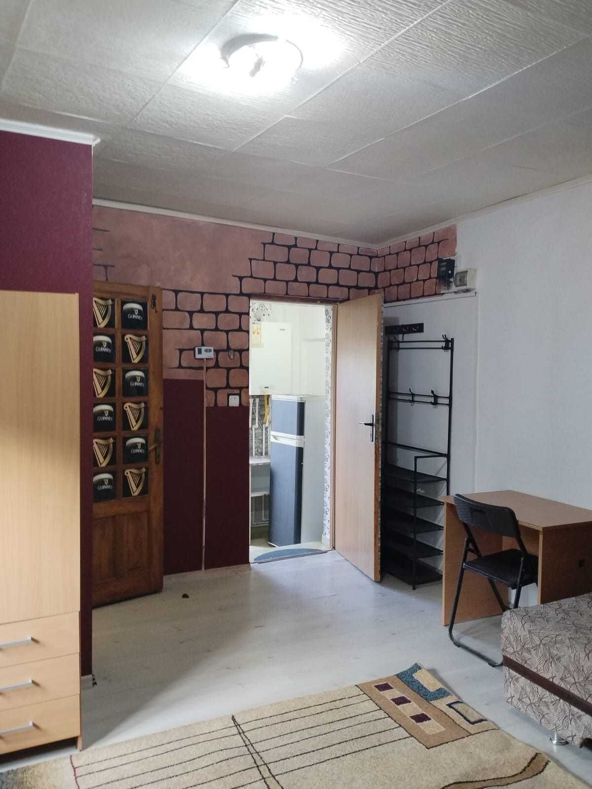 închiriat garsoniera la casa cu gradina.