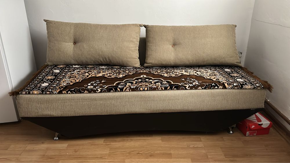 Canapea extensibila living/bucatarie